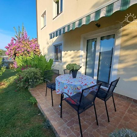 Bozica House With Apartments Murine Экстерьер фото