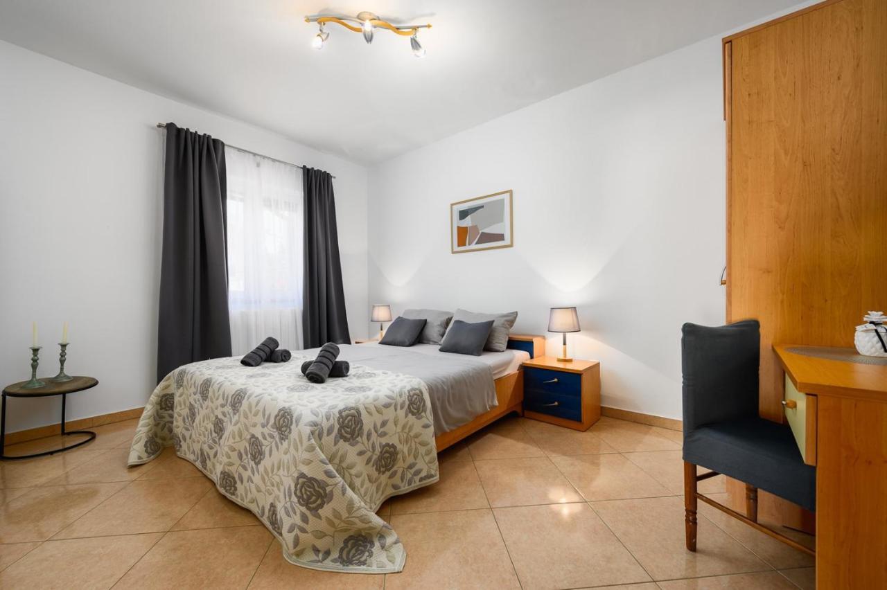 Bozica House With Apartments Murine Экстерьер фото