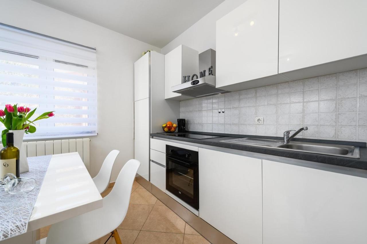 Bozica House With Apartments Murine Экстерьер фото