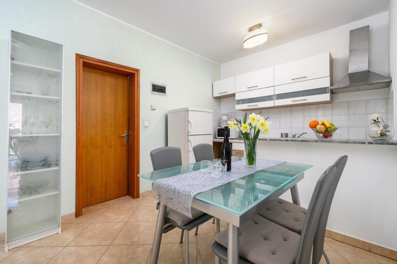 Bozica House With Apartments Murine Экстерьер фото