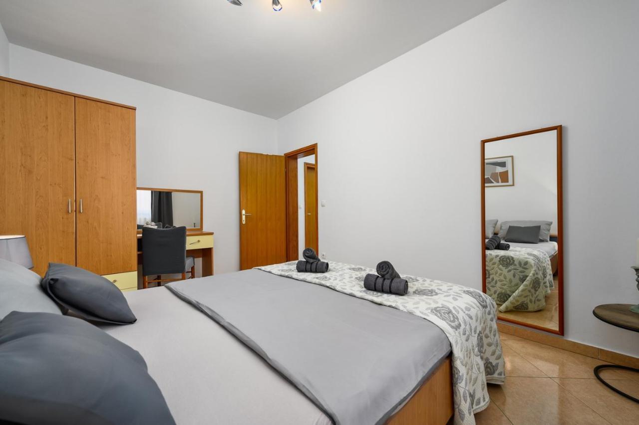 Bozica House With Apartments Murine Экстерьер фото