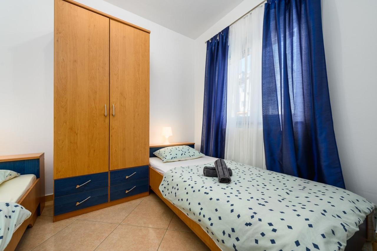 Bozica House With Apartments Murine Экстерьер фото