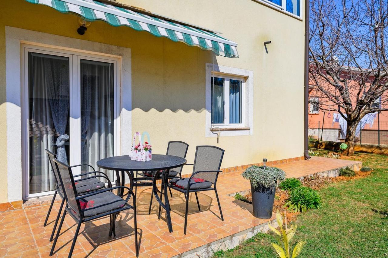 Bozica House With Apartments Murine Экстерьер фото