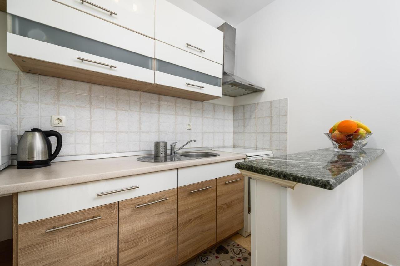 Bozica House With Apartments Murine Экстерьер фото